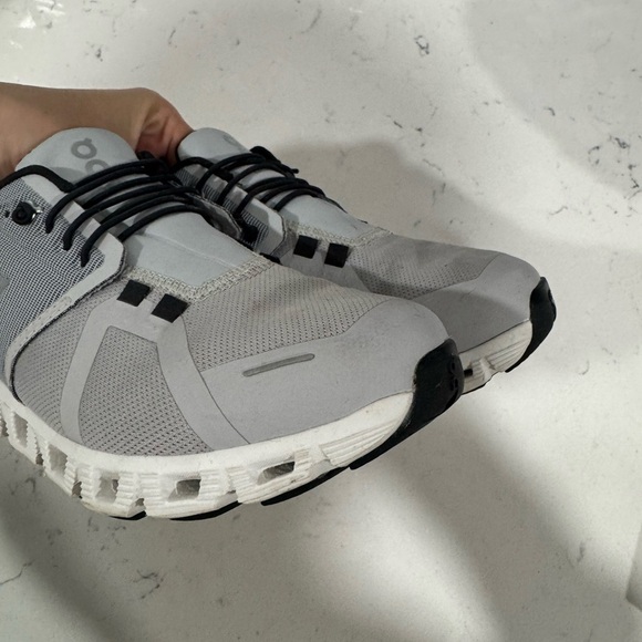 On Cloud Grey and Black Shoes size 7.5 - Picture 6 of 10